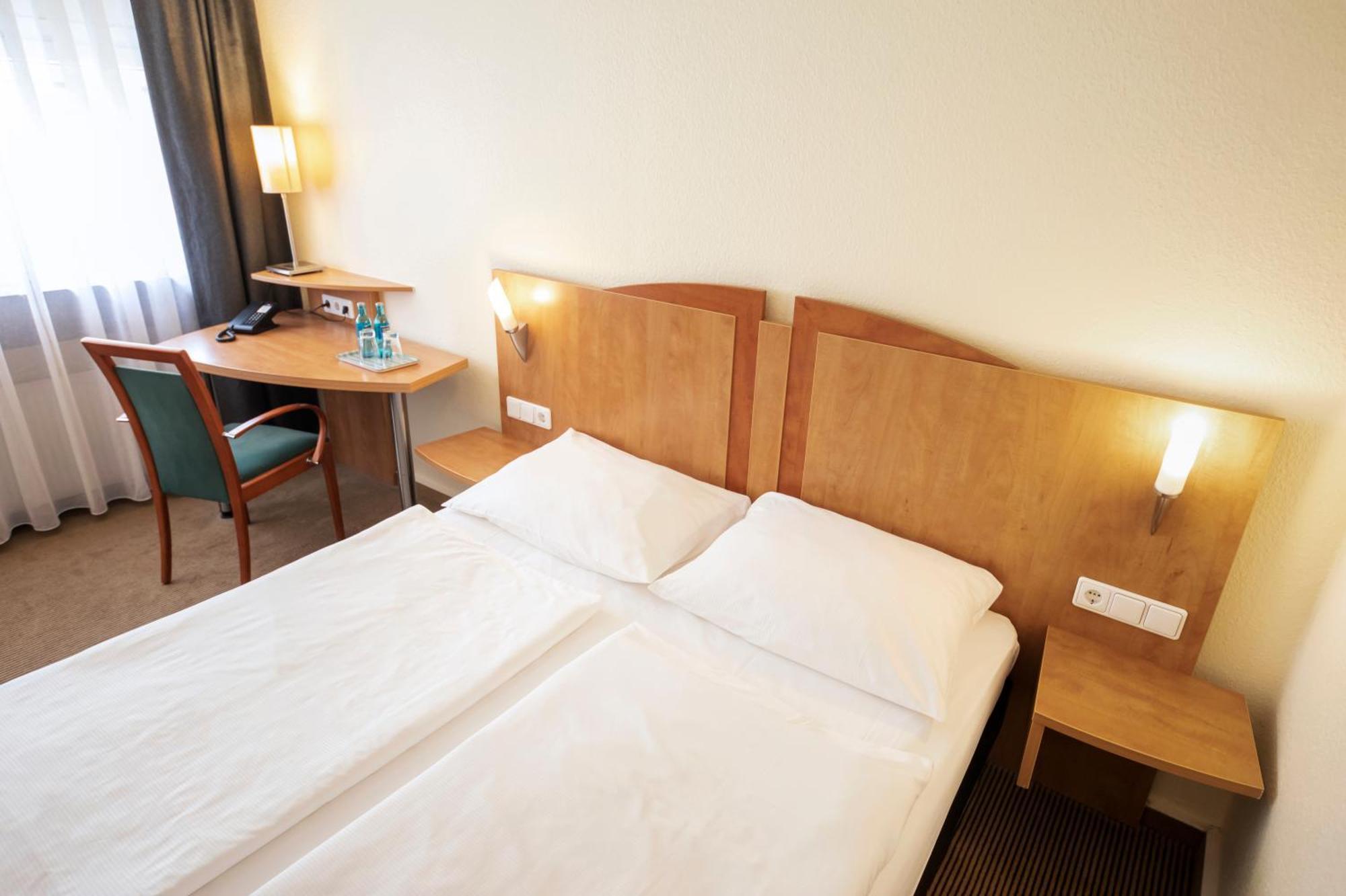 Achat Hotel Braunschweig Buitenkant foto